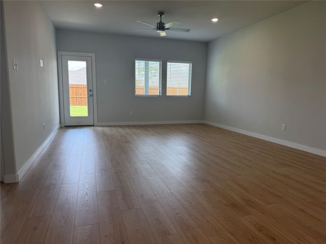 716 Knox River Drive, Princeton, TX 75071