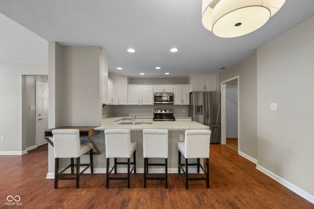 2712 Reflection Way, Greenwood, IN 46143