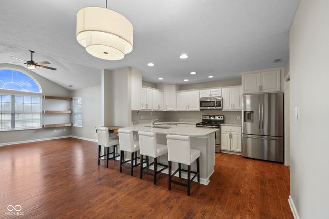 2712 Reflection Way, Greenwood, IN 46143