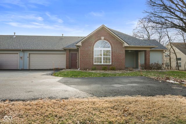 2712 Reflection Way, Greenwood, IN 46143
