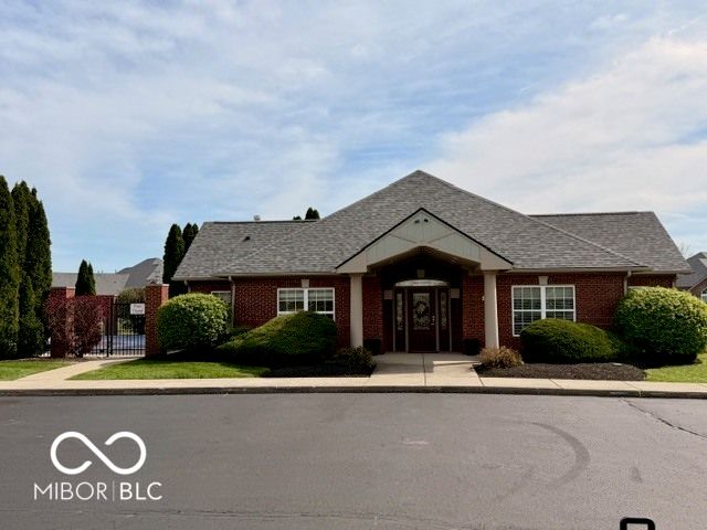 2712 Reflection Way, Greenwood, IN 46143