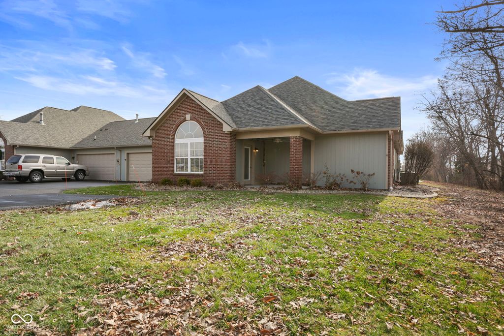 2712 Reflection Way, Greenwood, IN 46143