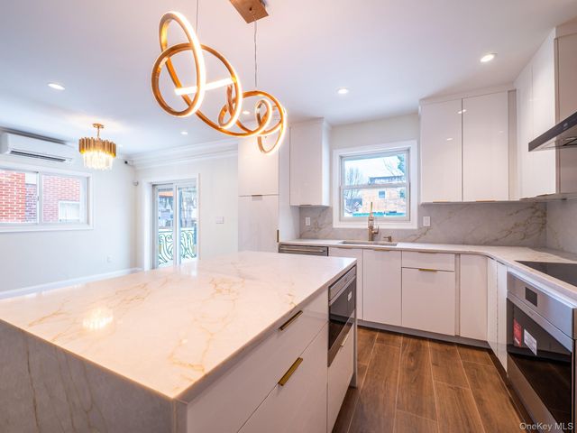 6961 180th Street, Fresh Meadows, NY 11365