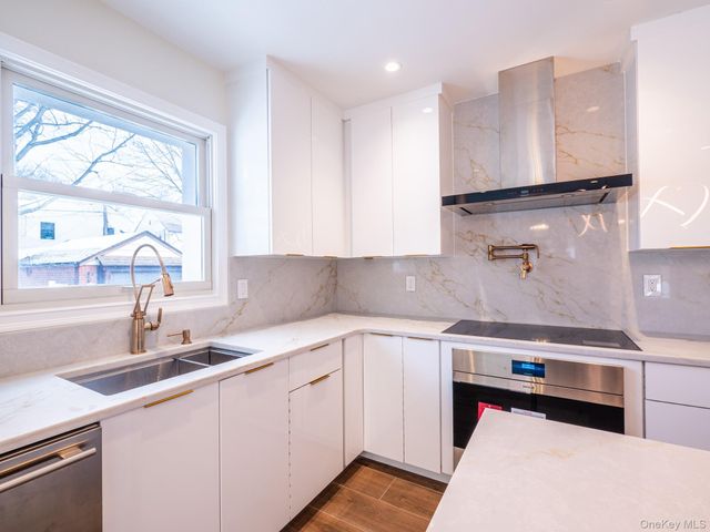 6961 180th Street, Fresh Meadows, NY 11365