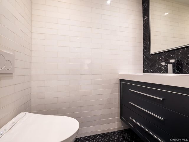 6961 180th Street, Fresh Meadows, NY 11365