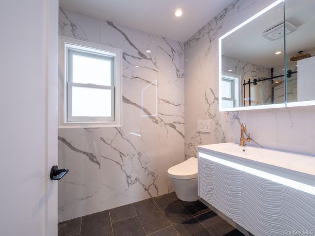 6961 180th Street, Fresh Meadows, NY 11365