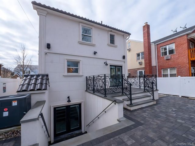 6961 180th Street, Fresh Meadows, NY 11365