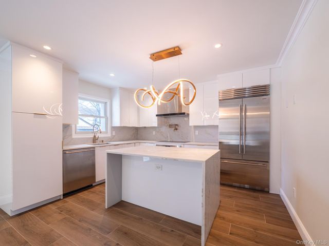 6961 180th Street, Fresh Meadows, NY 11365