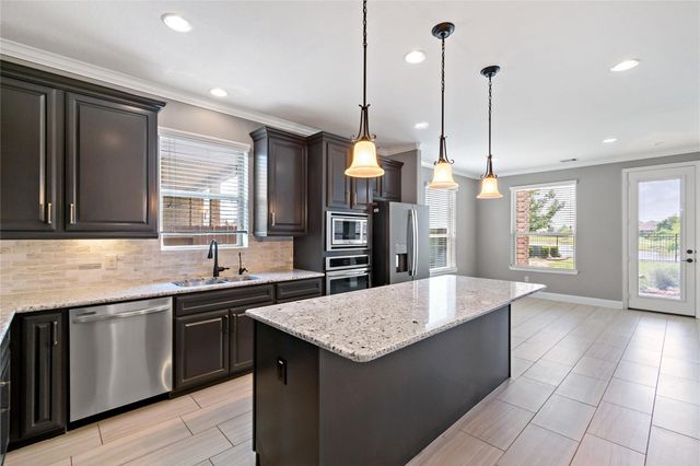 4806 Enchanted Springs Drive, Rosharon, TX 77583
