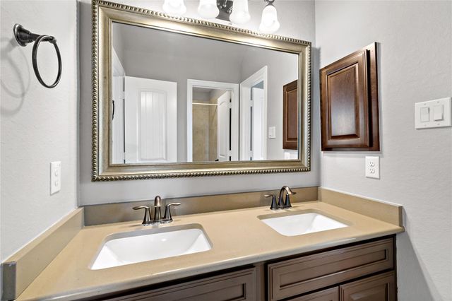 4806 Enchanted Springs Drive, Rosharon, TX 77583