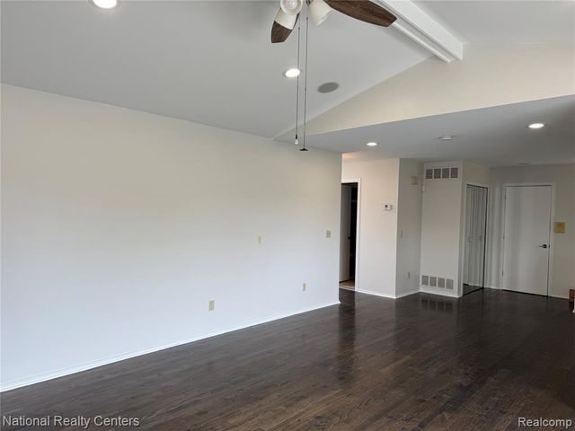6677 Chimney Sweep, West Bloomfield, MI 48322