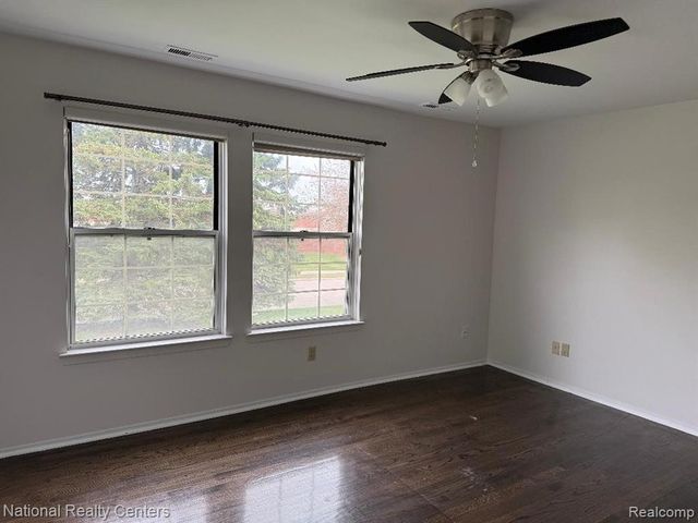 6677 Chimney Sweep, West Bloomfield, MI 48322