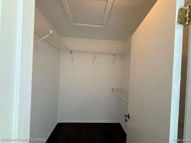 6677 Chimney Sweep, West Bloomfield, MI 48322