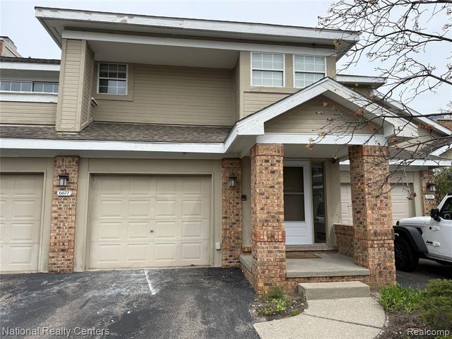 6677 Chimney Sweep, West Bloomfield, MI 48322