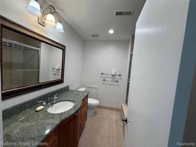 6677 Chimney Sweep, West Bloomfield, MI 48322