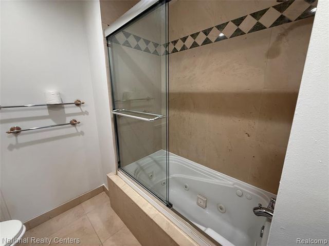 6677 Chimney Sweep, West Bloomfield, MI 48322