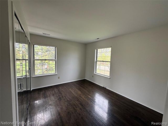 6677 Chimney Sweep, West Bloomfield, MI 48322
