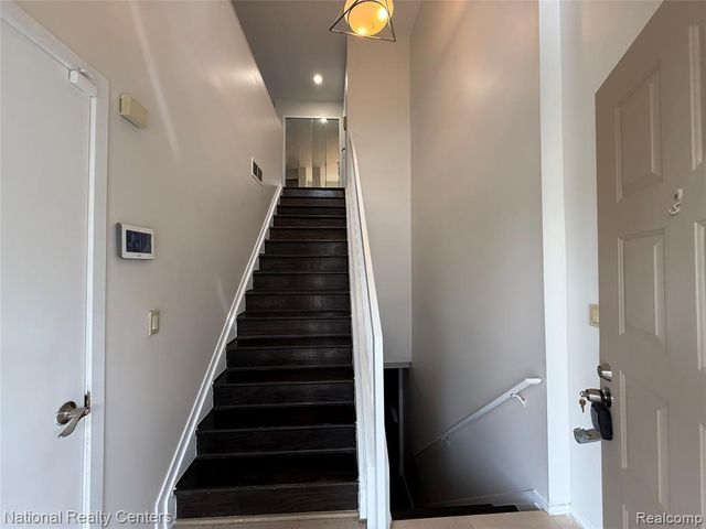 6677 Chimney Sweep, West Bloomfield, MI 48322