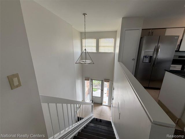 6677 Chimney Sweep, West Bloomfield, MI 48322