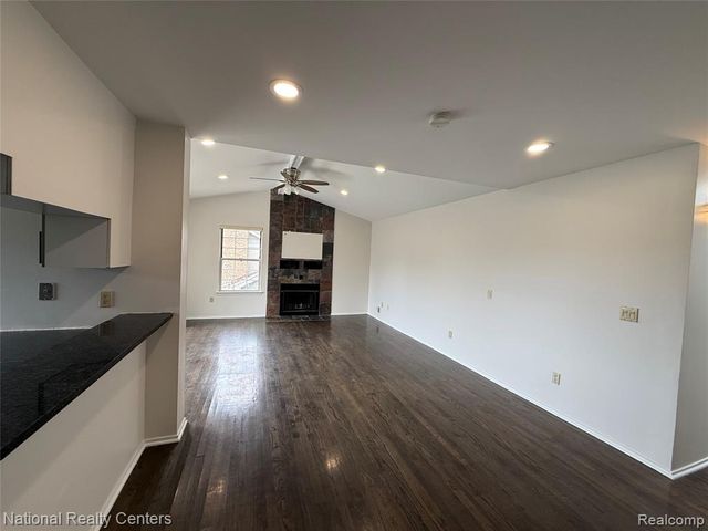 6677 Chimney Sweep, West Bloomfield, MI 48322