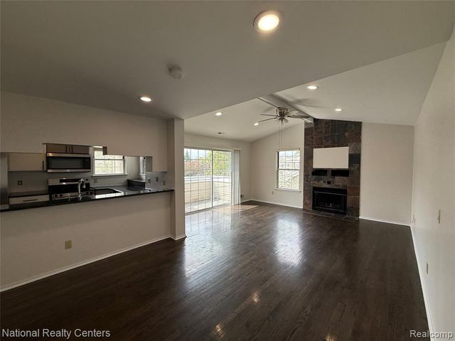 6677 Chimney Sweep, West Bloomfield, MI 48322