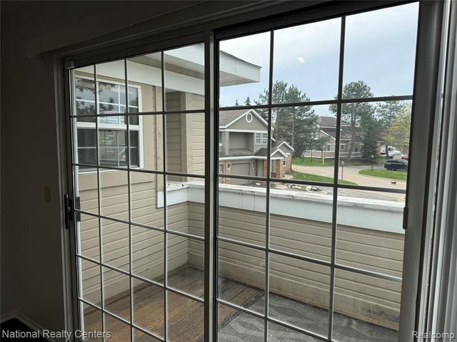 6677 Chimney Sweep, West Bloomfield, MI 48322