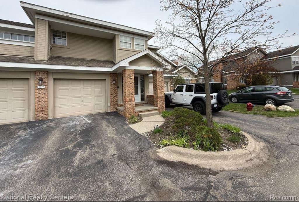 6677 Chimney Sweep, West Bloomfield, MI 48322