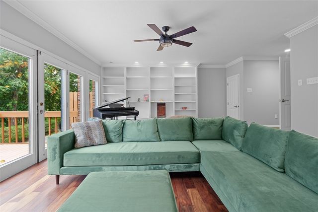 1606 Stone Mansion Drive, Franklin Park, PA 15143