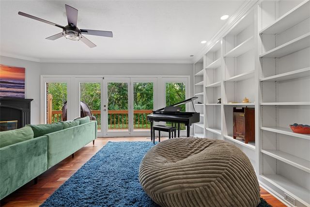 1606 Stone Mansion Drive, Franklin Park, PA 15143