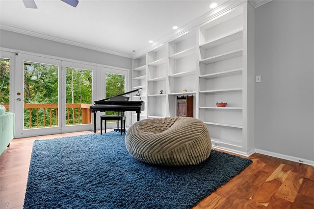 1606 Stone Mansion Drive, Franklin Park, PA 15143