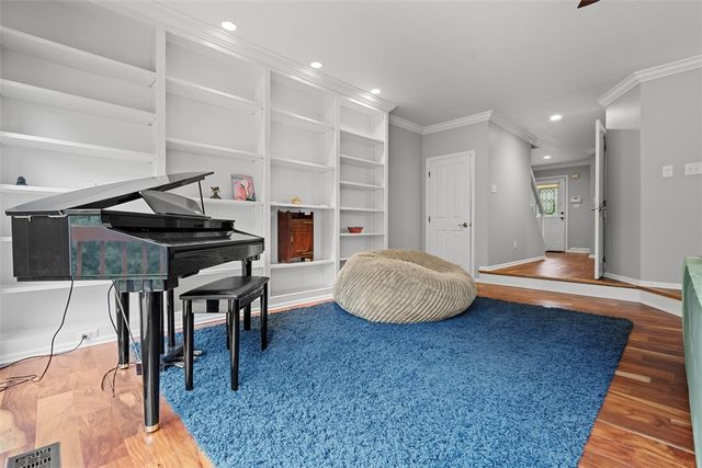 1606 Stone Mansion Drive, Franklin Park, PA 15143