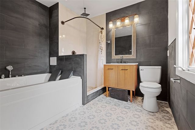 1606 Stone Mansion Drive, Franklin Park, PA 15143