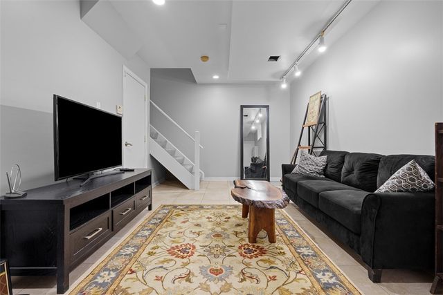 1606 Stone Mansion Drive, Franklin Park, PA 15143