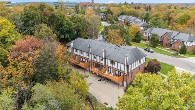 1606 Stone Mansion Drive, Franklin Park, PA 15143