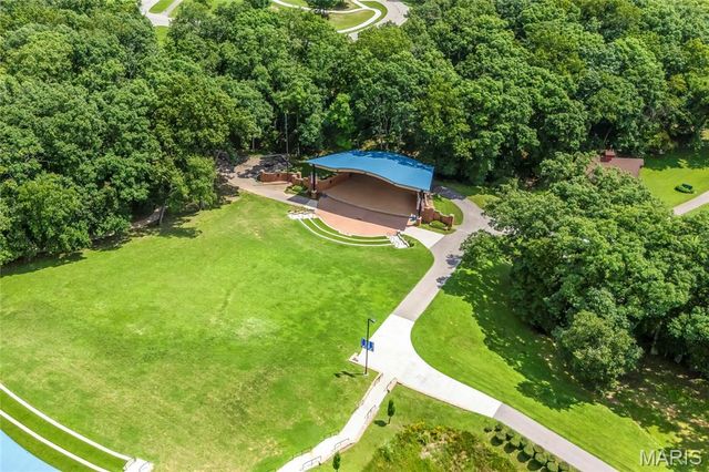 1347 Parkview Estates Drive, Ellisville, MO 63021
