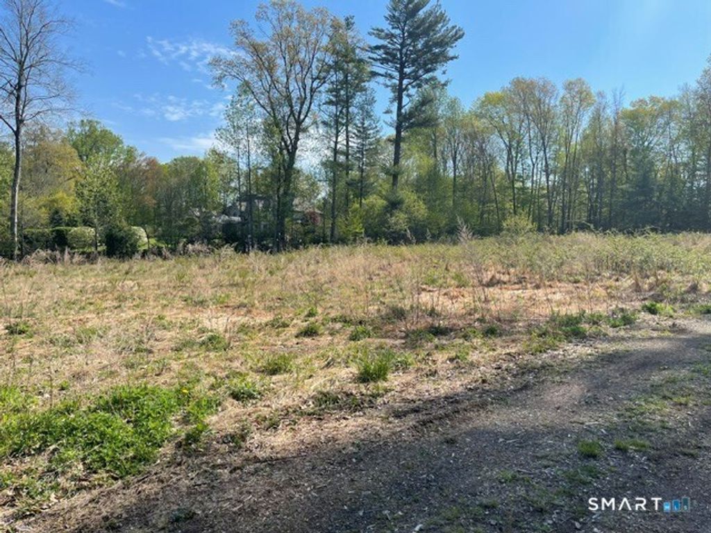 26 Canterbury Way, North Haven, CT 06473