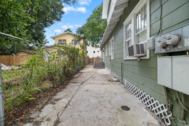 1305 E 17TH AVENUE, Tampa, FL 33605