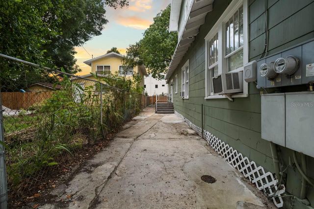 1305 E 17TH AVENUE, Tampa, FL 33605