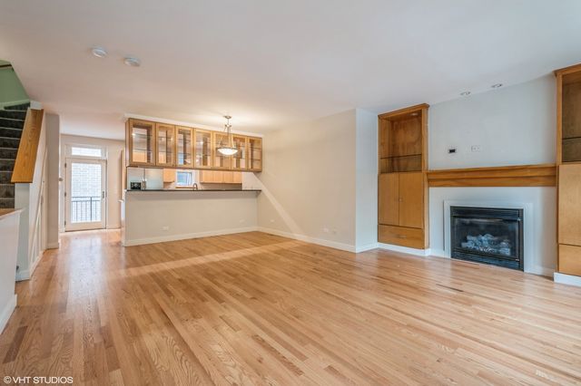7209 N Oakley Avenue, Chicago, IL 60645