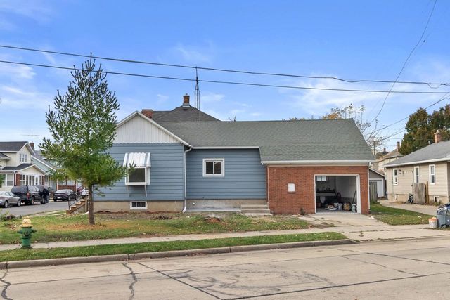 2300 Victoria DRIVE, Racine, WI 53403