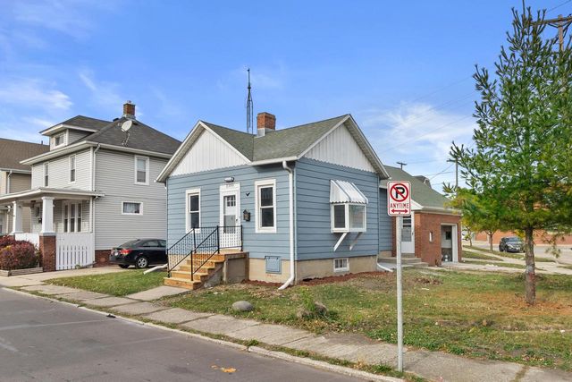 2300 Victoria DRIVE, Racine, WI 53403