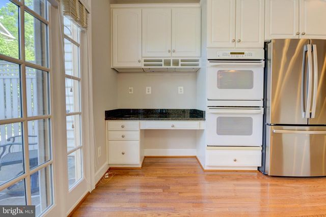 904 OAK KNOLL TER, Rockville, MD 20850
