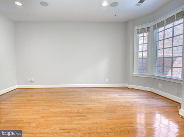 904 OAK KNOLL TER, Rockville, MD 20850