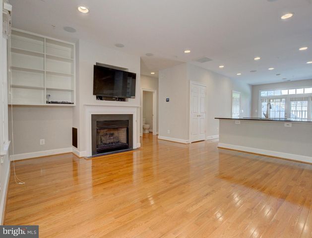 904 OAK KNOLL TER, Rockville, MD 20850