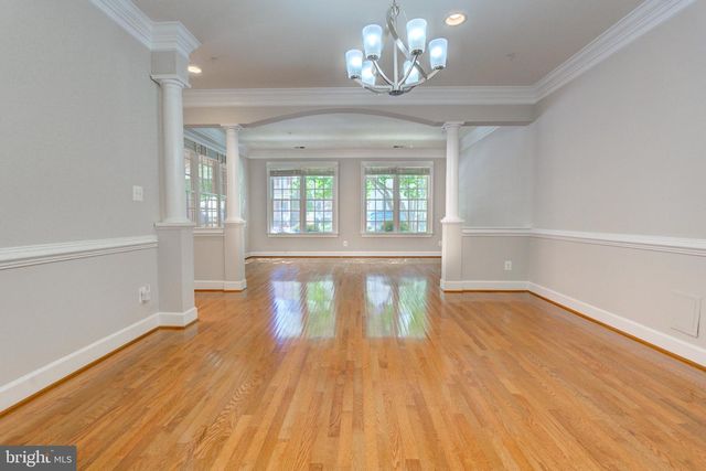 904 OAK KNOLL TER, Rockville, MD 20850