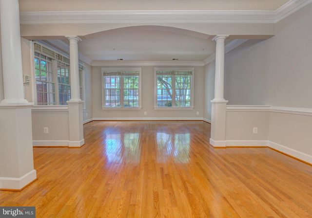 904 OAK KNOLL TER, Rockville, MD 20850