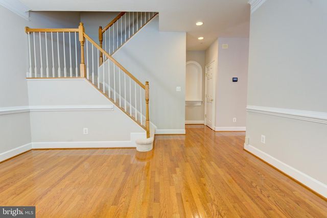 904 OAK KNOLL TER, Rockville, MD 20850
