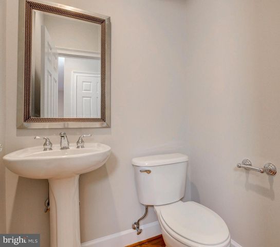 904 OAK KNOLL TER, Rockville, MD 20850