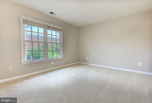 904 OAK KNOLL TER, Rockville, MD 20850