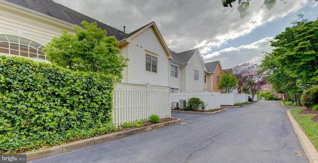 904 OAK KNOLL TER, Rockville, MD 20850